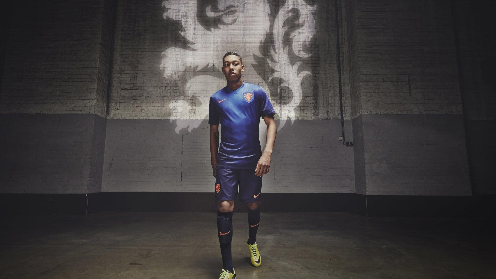 欧洲足坛再现重磅转会传闻,新月豪掷3800万欧元求购佛罗伦萨新星科穆佐,球员态度成关键