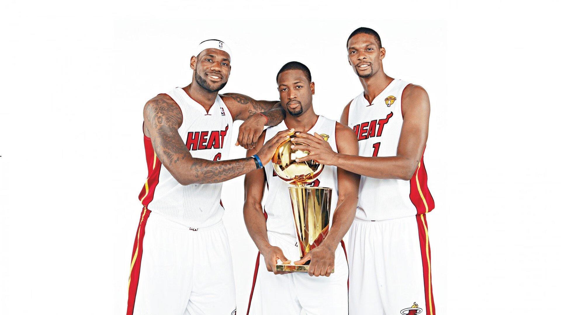 演出落幕！库里手感冰凉仅得18分 连续30+壮举止步十一场